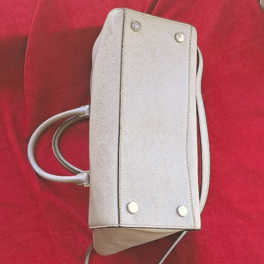 Michael Kors Medium Size Light Gray Bag/ Crossbody ❤️ EC - Picture 5 of 13